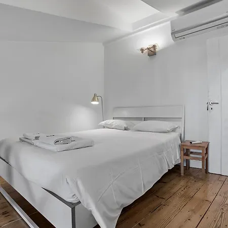The Blue House - Camoes Cool Loft Апартаменты *