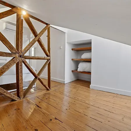 The Blue House - Camoes Cool Loft * Лиссабон
